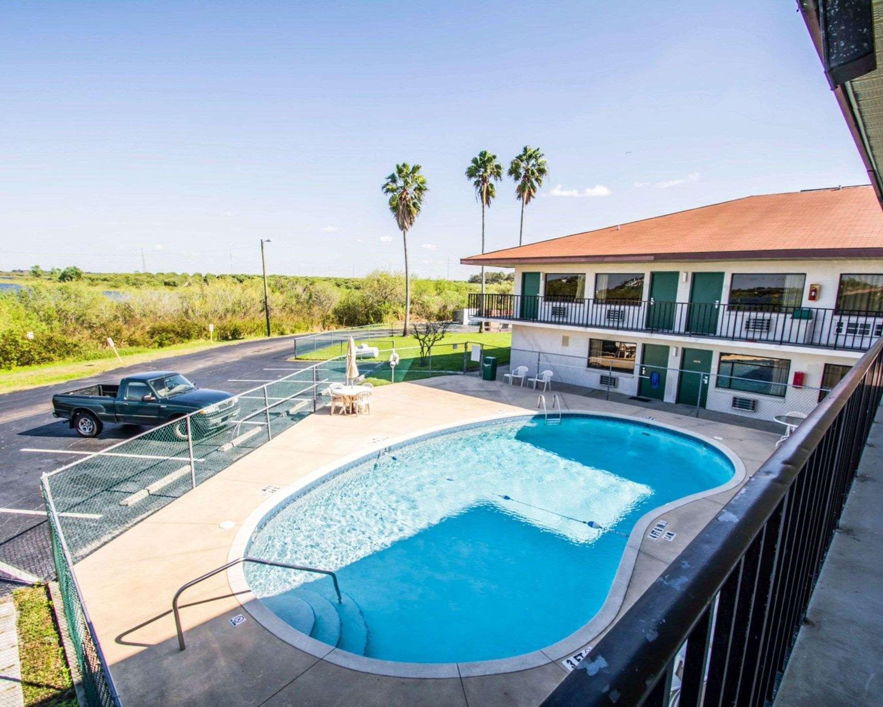 Econo Lodge Sebring Ейвън Парк Екстериор снимка