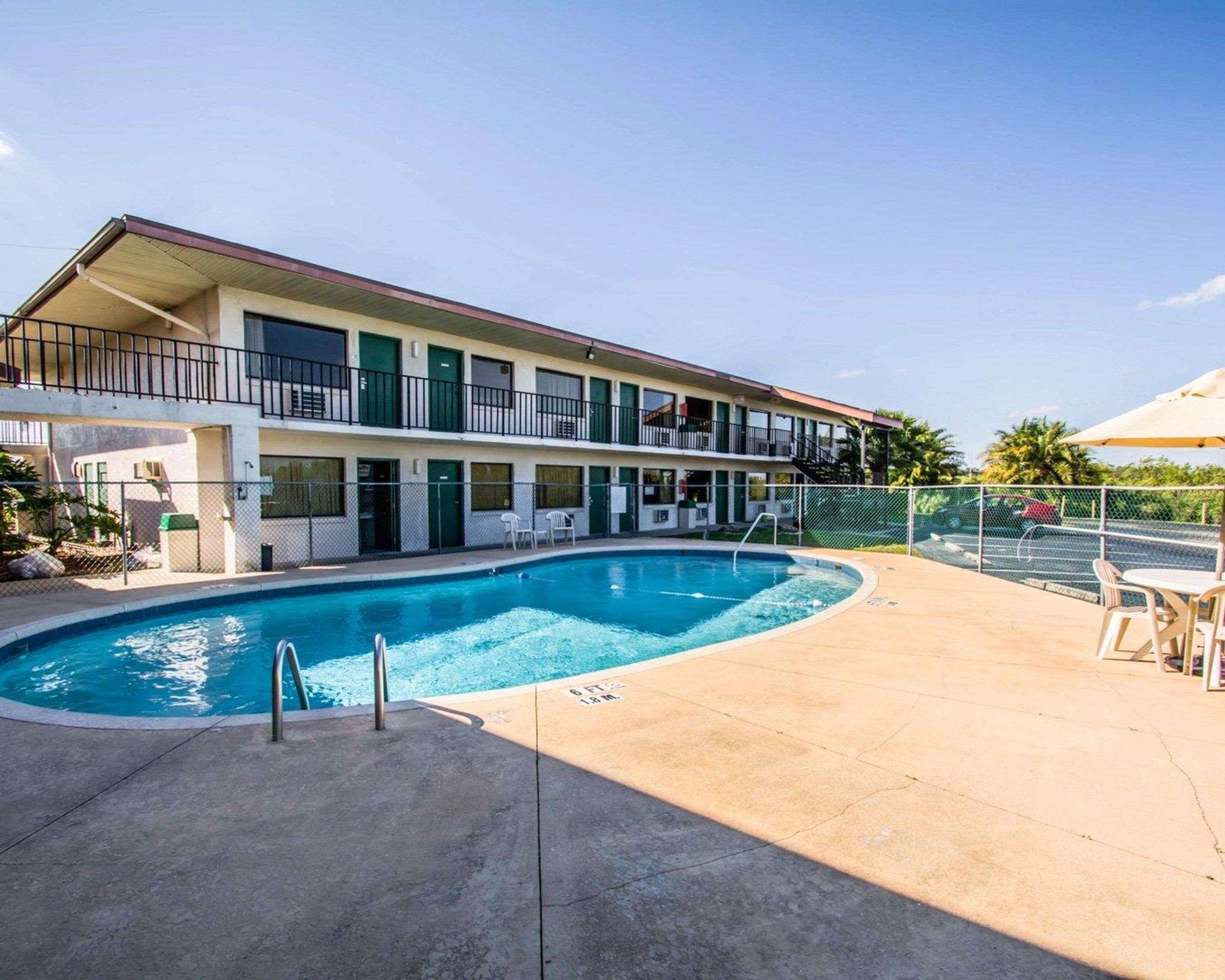 Econo Lodge Sebring Ейвън Парк Екстериор снимка